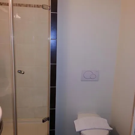 Akena City Hotel