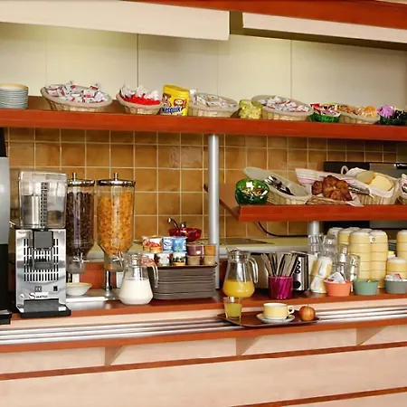 Hotel Akena Cambrai 3*