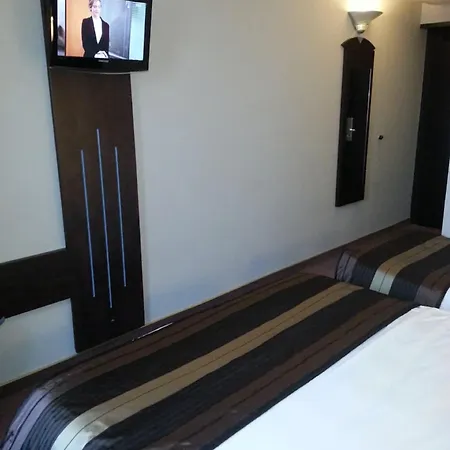 Akena Hotel 3*