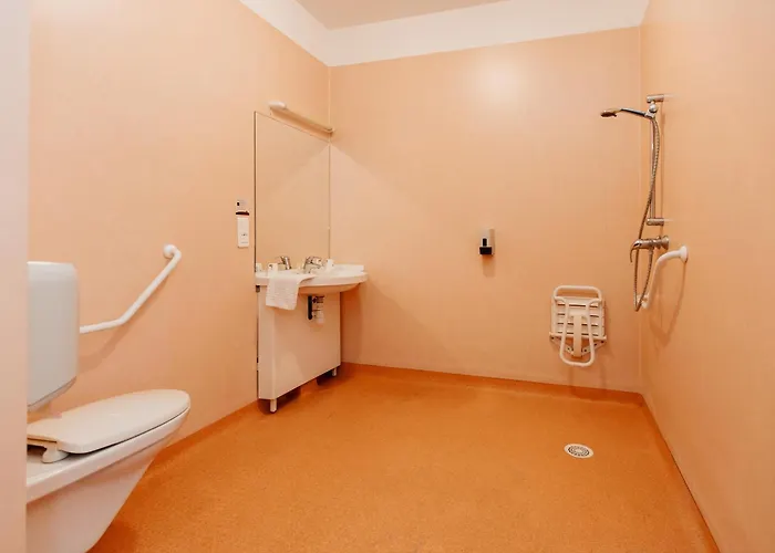 Akena Cambrai Отель 3*